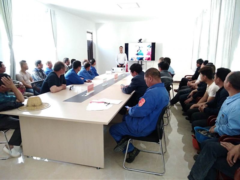 
				   
					黃河同力鹿角嶺礦山舉行滑塌、消防事故應急救援演練
				 